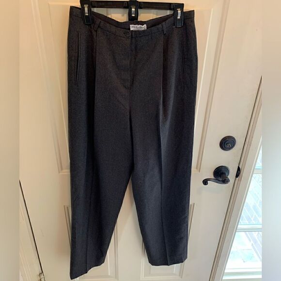 Giorgio Armani Le Collezioni Gray Wool Pants size 12 - Picture 3 of 4